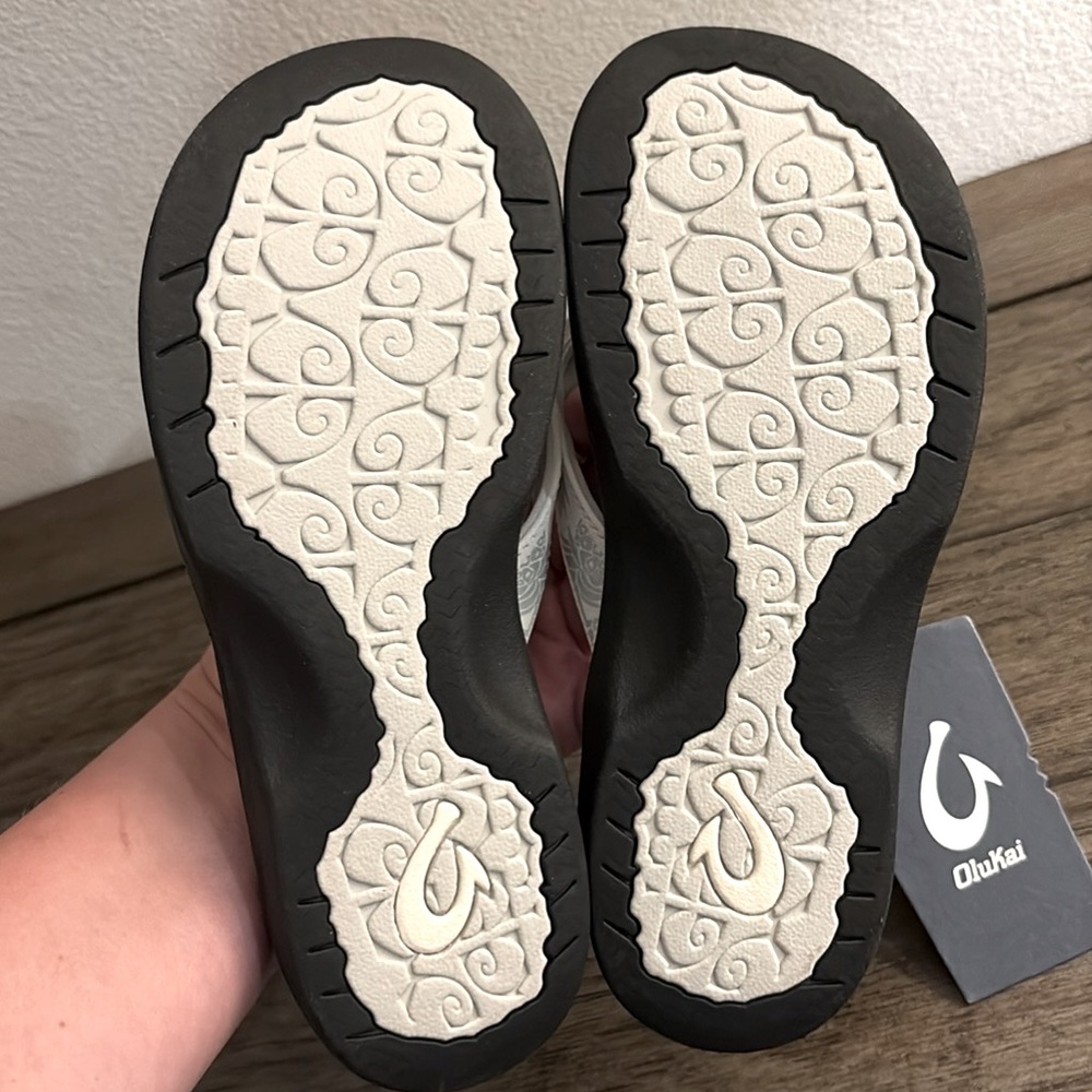 NWT [OluKai] Ohana Bight White/Hua Slip-On Flip Flop Thong Sandals Women’s 5.0 - Picture 14 of 16